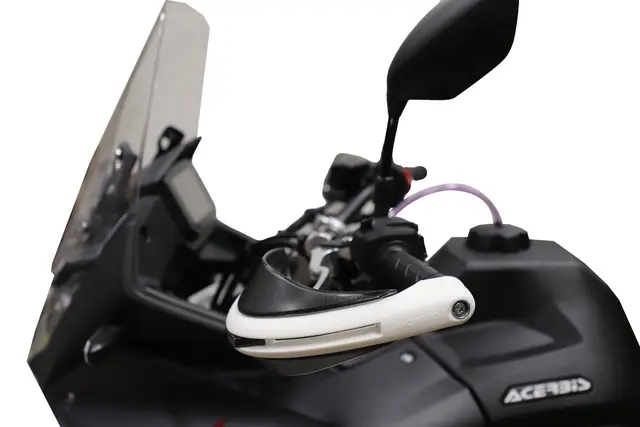 AC Dual Road Handguards Finnes i flere farger 