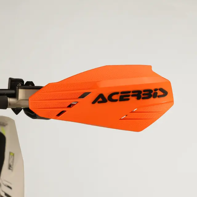 AC Handguard Linear Finnes i flere farger 