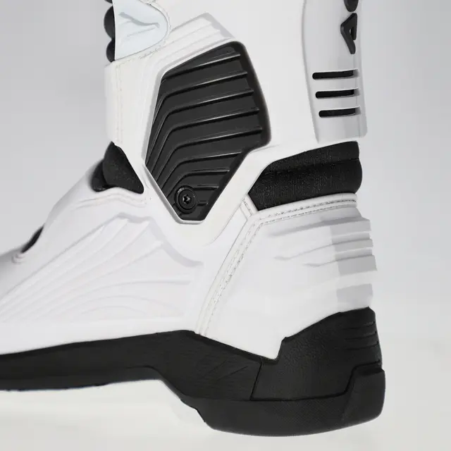 AC Boots Whoops Finnes i flere varianter 