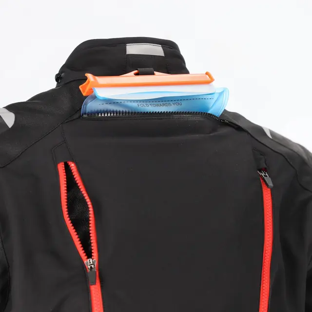 AC Jacket Rally Pro Finnes i flere varianter 