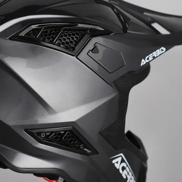 AC Helmet Airstrike-X Finns i flera varianter 
