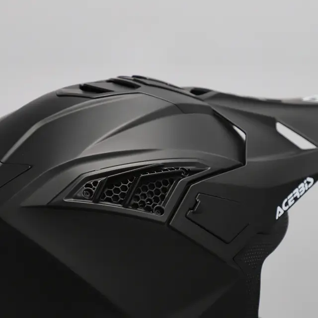AC Helmet Airstrike-X Finns i flera varianter 