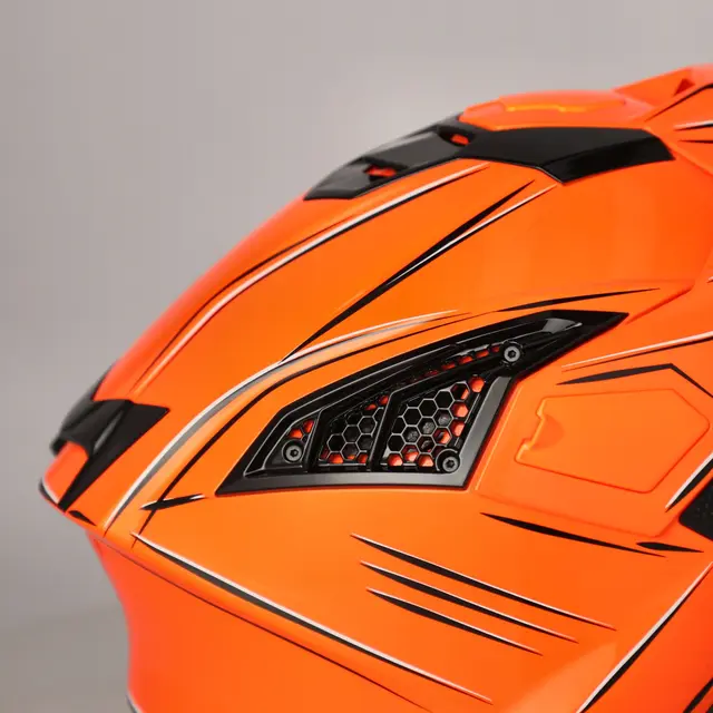 AC Helmet Airstrike-X Finns i flera varianter 