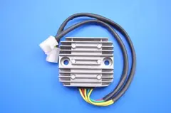 Arrowhead Regulator - Honda CX 500 80x108x28,2mm, Hull-avstand 75,5mm