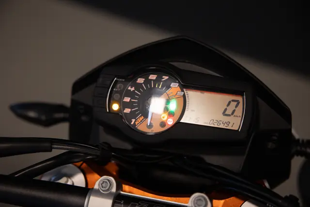 KTM 690 Duke R 32KW 2015 Km stand 26491 
