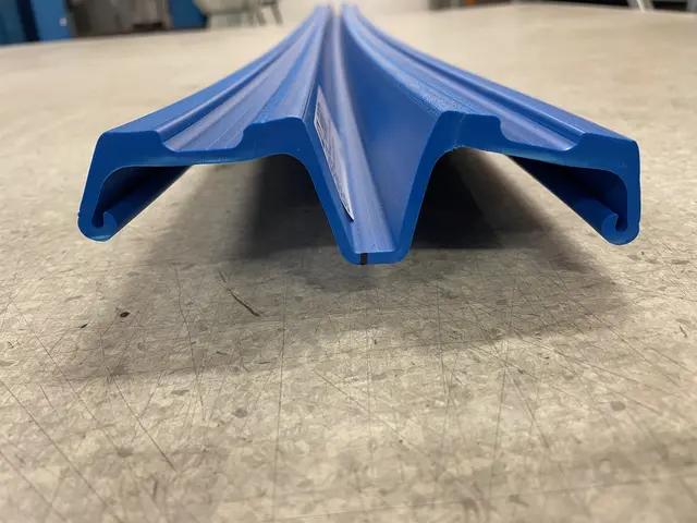 Plastbelegg Ski for mellom/stor Kjelke Blå, Lengde 180cm, 14 cm bredde 