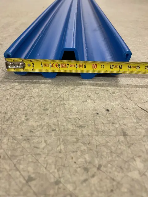 Plastbelegg Kjelke Liten (Smal), Blå Lengde ca 125cm, Bredde ca 14cm 